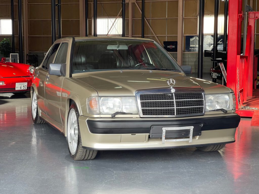 メルセデス・ベンツ 190クラス190E 2.5-16　サンルーフ コスワース製エンジン （ゴールド）